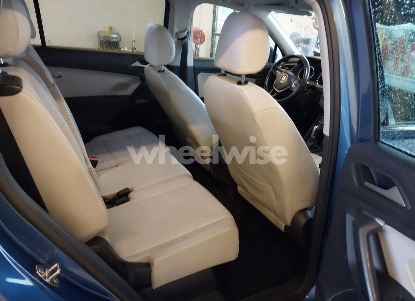 Photo 8 of 2019 Volkswagen Tiguan (VIN 3VV3B7AX5KM192612)