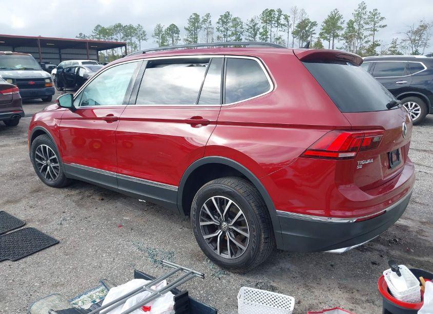 Photo 3 of 2020 Volkswagen Tiguan 2.0T SE/2.0T SE R-LINE BLACK/2.0T SEL (VIN 3VV3B7AX5LM046261)
