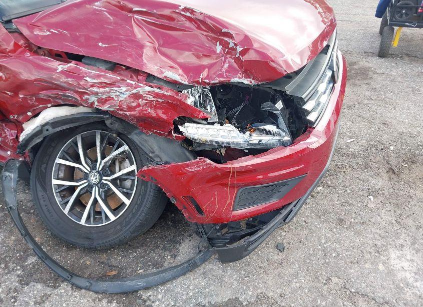 Photo 6 of 2020 Volkswagen Tiguan 2.0T SE/2.0T SE R-LINE BLACK/2.0T SEL (VIN 3VV3B7AX5LM046261)