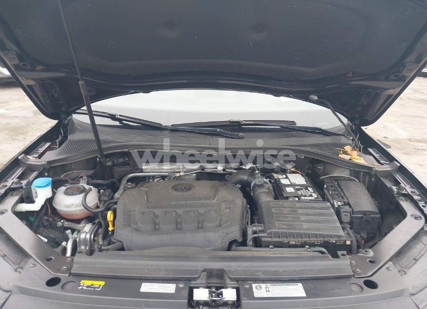 Photo 10 of 2020 Volkswagen Tiguan 2.0T SE/2.0T SE R-LINE BLACK/2.0T SEL (VIN 3VV3B7AX5LM088722)