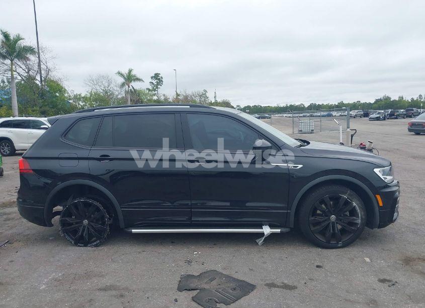 Photo 13 of 2020 Volkswagen Tiguan 2.0T SE/2.0T SE R-LINE BLACK/2.0T SEL (VIN 3VV3B7AX5LM088722)