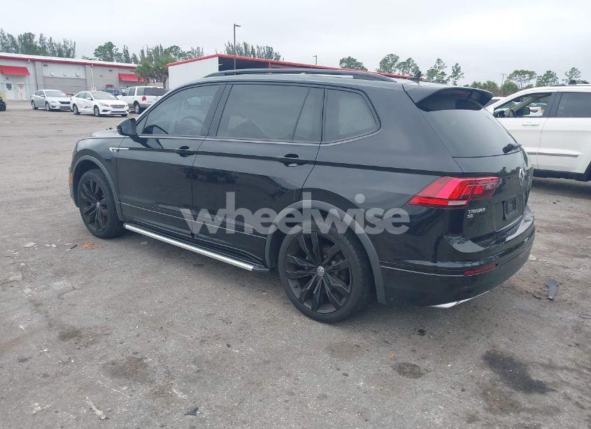 Photo 3 of 2020 Volkswagen Tiguan 2.0T SE/2.0T SE R-LINE BLACK/2.0T SEL (VIN 3VV3B7AX5LM088722)