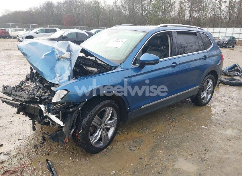 Photo 2 of 2020 Volkswagen Tiguan 2.0T SE/2.0T SE R-LINE BLACK/2.0T SEL (VIN 3VV3B7AX5LM176136)