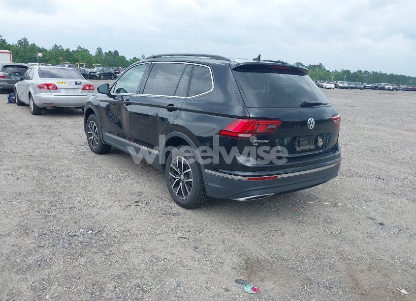 Photo 3 of 2021 Volkswagen Tiguan 2.0T SE/2.0T SE R-LINE BLACK/2.0T SEL (VIN 3VV3B7AX5MM022012)