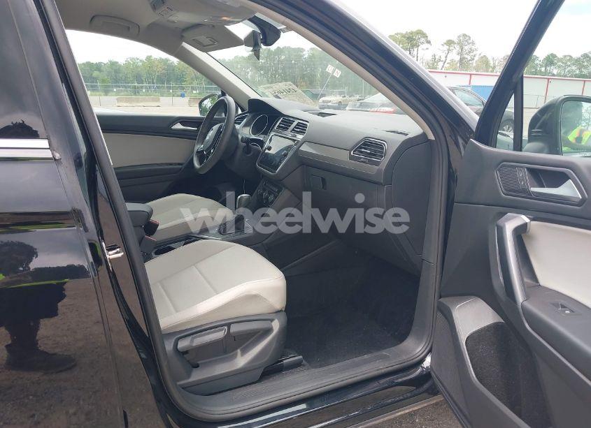 Photo 5 of 2021 Volkswagen Tiguan 2.0T SE/2.0T SE R-LINE BLACK/2.0T SEL (VIN 3VV3B7AX5MM022012)