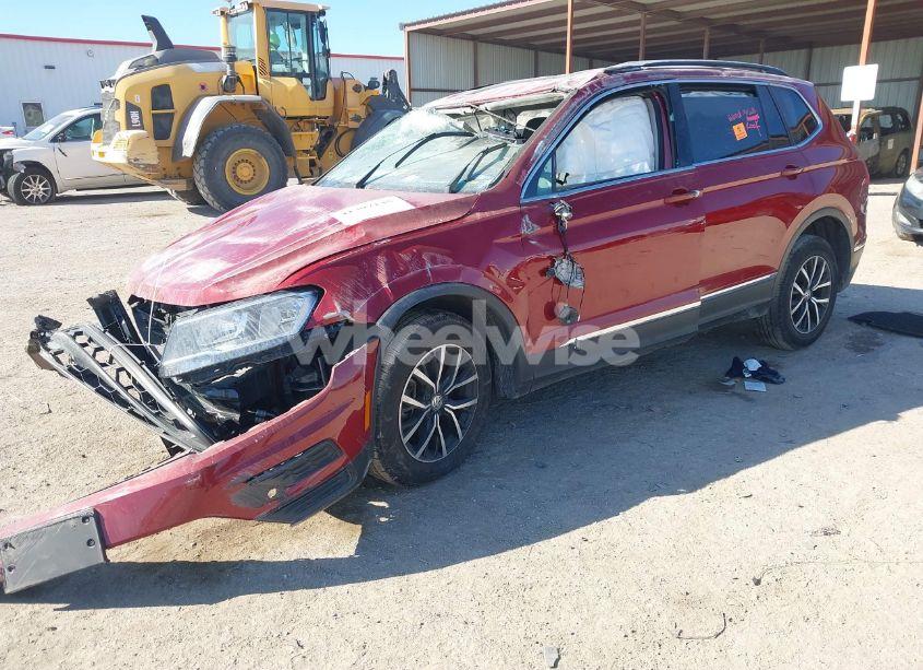 Photo 2 of 2021 Volkswagen Tiguan (VIN 3VV3B7AX5MM022110)