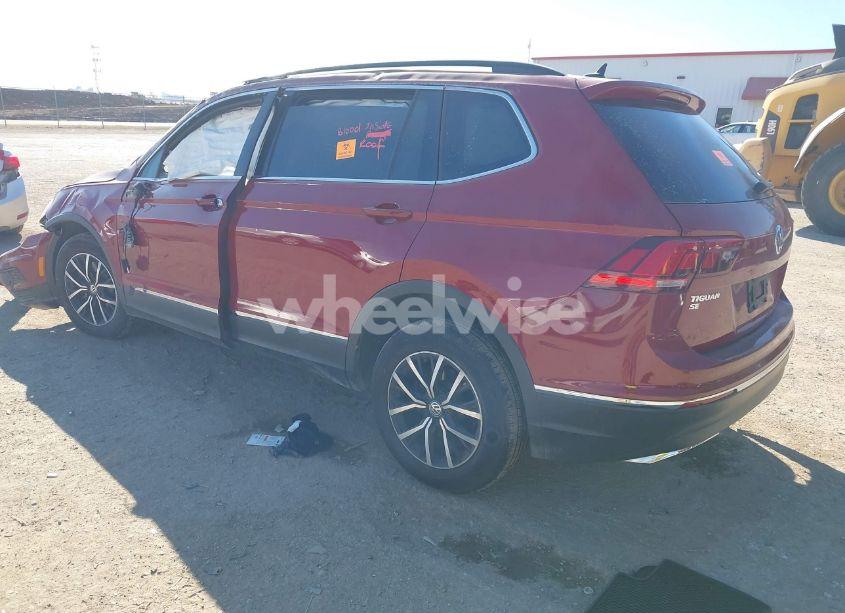 Photo 3 of 2021 Volkswagen Tiguan (VIN 3VV3B7AX5MM022110)