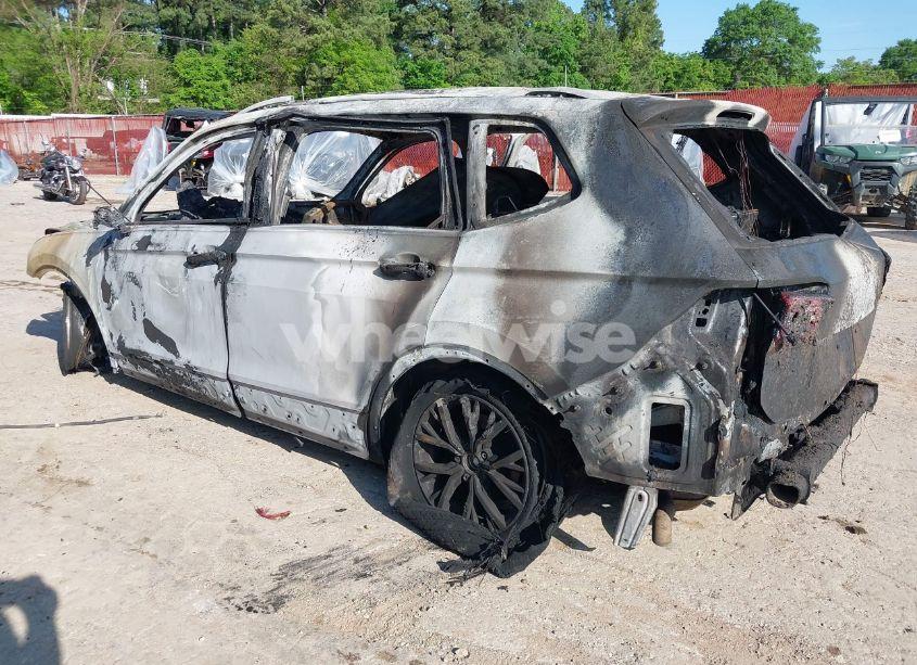 Photo 3 of 2021 Volkswagen Tiguan 2.0T SE/2.0T SE R-LINE BLACK/2.0T SEL (VIN 3VV3B7AX5MM029610)