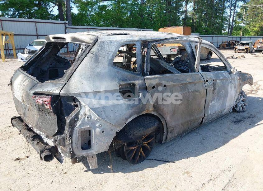 Photo 4 of 2021 Volkswagen Tiguan 2.0T SE/2.0T SE R-LINE BLACK/2.0T SEL (VIN 3VV3B7AX5MM029610)