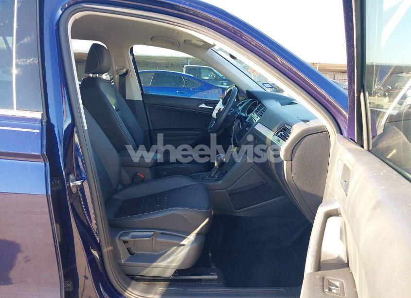 Photo 5 of 2021 Volkswagen Tiguan 2.0T SE/2.0T SE R-LINE BLACK/2.0T SEL (VIN 3VV3B7AX5MM034872)