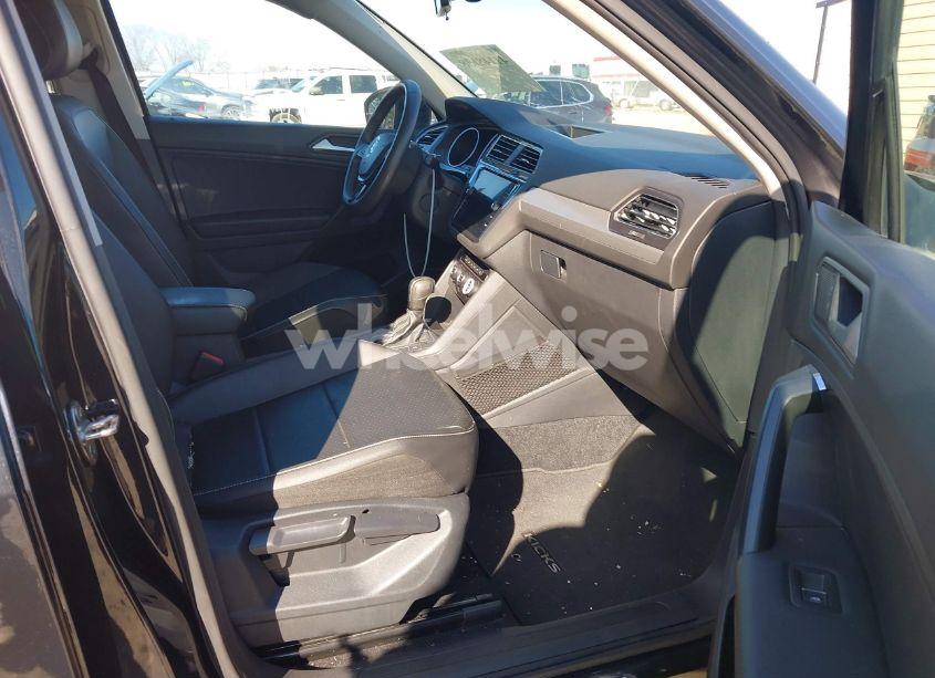 Photo 5 of 2021 Volkswagen Tiguan 2.0T SE/2.0T SE R-LINE BLACK/2.0T SEL (VIN 3VV3B7AX5MM041515)