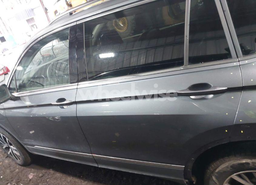 Photo 14 of 2021 Volkswagen Tiguan 2.0T SE/2.0T SE R-LINE BLACK/2.0T SEL (VIN 3VV3B7AX5MM053678)