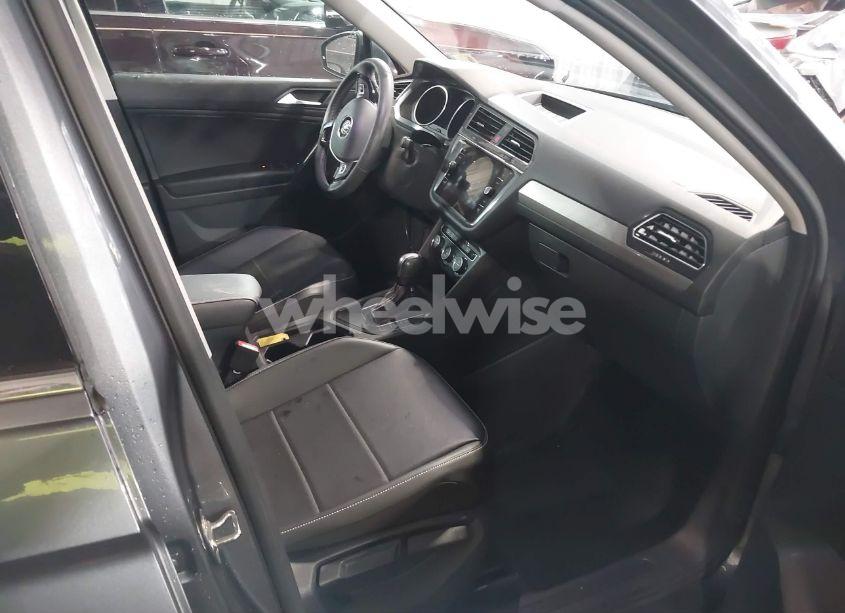 Photo 5 of 2021 Volkswagen Tiguan 2.0T SE/2.0T SE R-LINE BLACK/2.0T SEL (VIN 3VV3B7AX5MM053678)