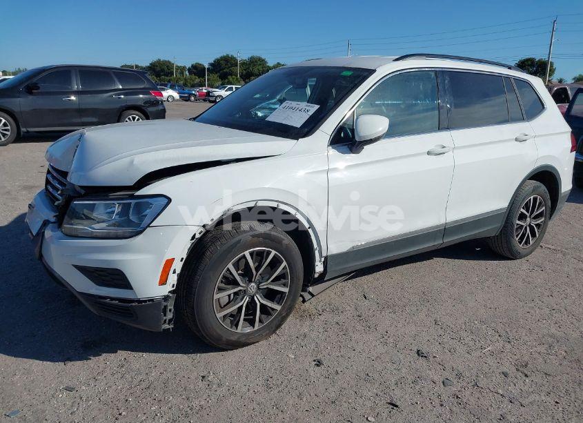 Photo 2 of 2021 Volkswagen Tiguan 2.0T SE/2.0T SE R-LINE BLACK/2.0T SEL (VIN 3VV3B7AX5MM080587)