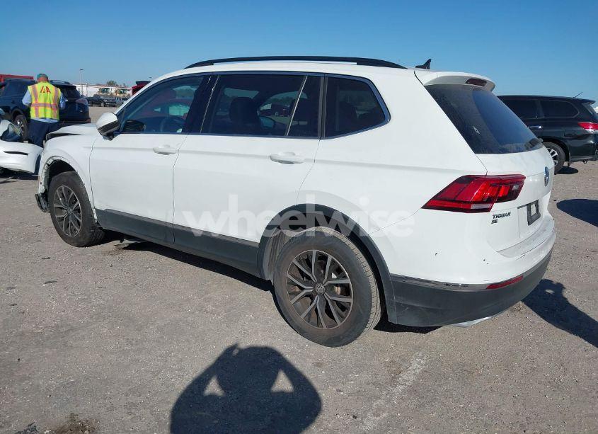 Photo 3 of 2021 Volkswagen Tiguan 2.0T SE/2.0T SE R-LINE BLACK/2.0T SEL (VIN 3VV3B7AX5MM080587)