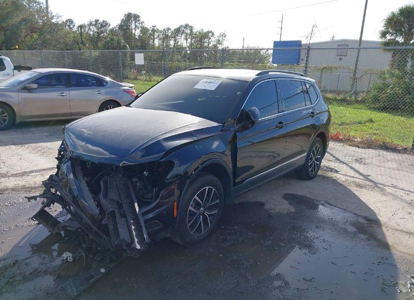 Photo 2 of 2021 Volkswagen Tiguan 2.0T SE/2.0T SE R-LINE BLACK/2.0T SEL (VIN 3VV3B7AX5MM104046)