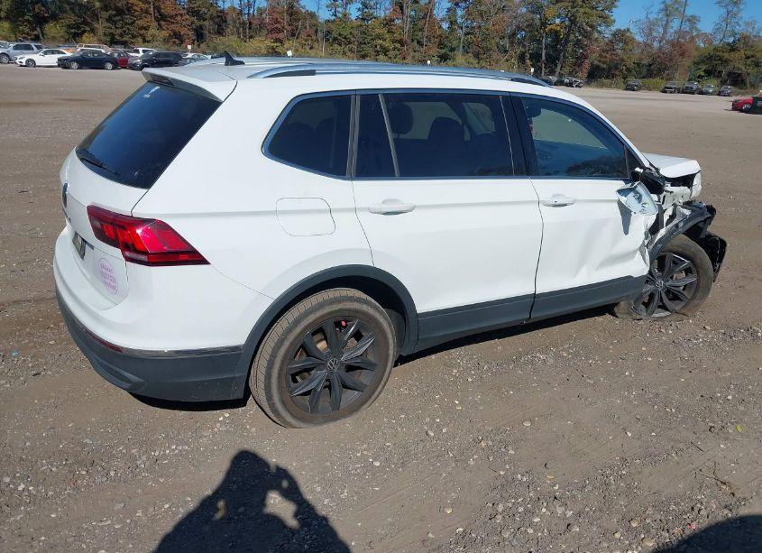 Photo 4 of 2022 Volkswagen Tiguan 2.0T SE (VIN 3VV3B7AX5NM012503)