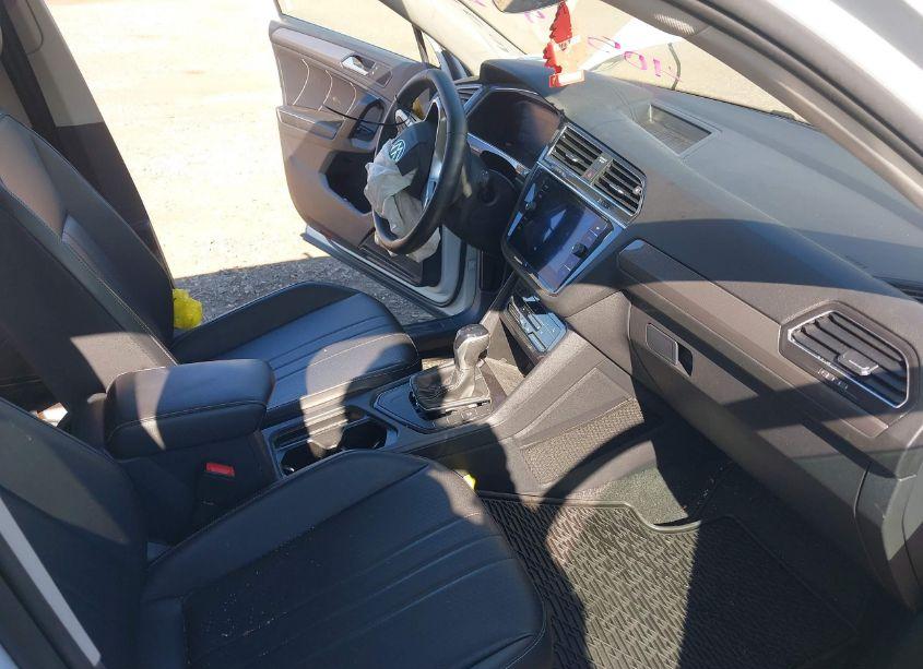 Photo 5 of 2022 Volkswagen Tiguan 2.0T SE (VIN 3VV3B7AX5NM012503)