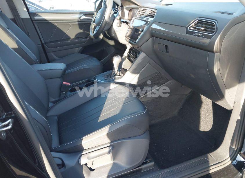 Photo 5 of 2022 Volkswagen Tiguan 2.0T SE (VIN 3VV3B7AX5NM107207)