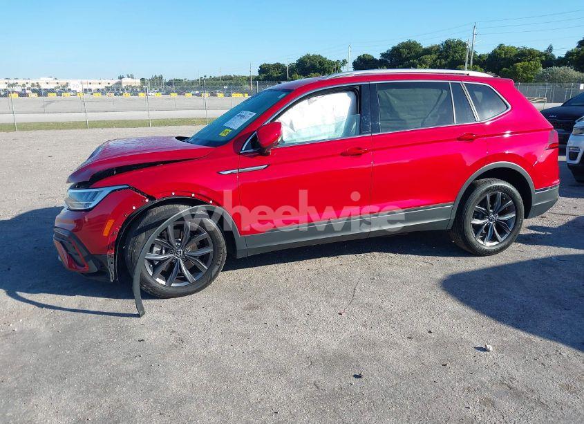 Photo 2 of 2023 Volkswagen Tiguan 2.0T SE (VIN 3VV3B7AX5PM090802)