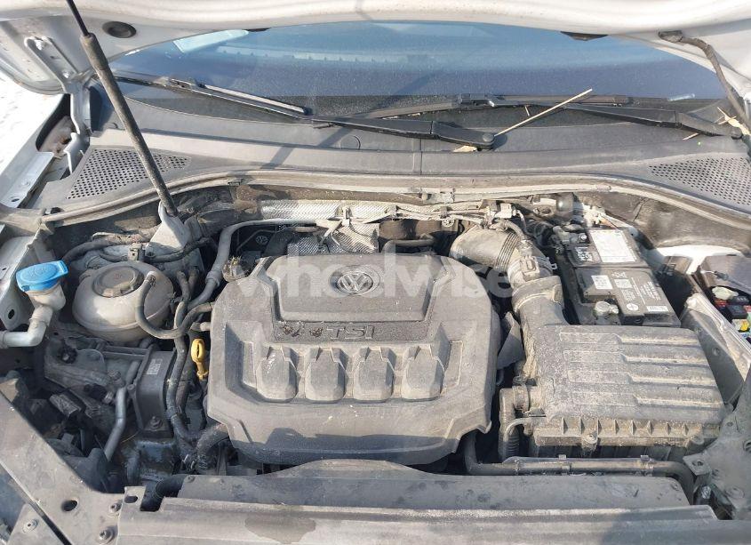 Photo 10 of 2018 Volkswagen Tiguan 2.0T SE/2.0T SEL (VIN 3VV3B7AX6JM019051)