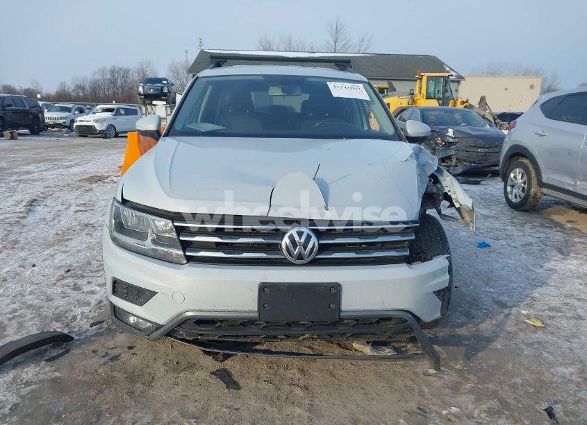 Photo 12 of 2018 Volkswagen Tiguan 2.0T SE/2.0T SEL (VIN 3VV3B7AX6JM019051)