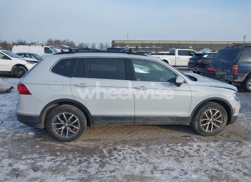 Photo 13 of 2018 Volkswagen Tiguan 2.0T SE/2.0T SEL (VIN 3VV3B7AX6JM019051)