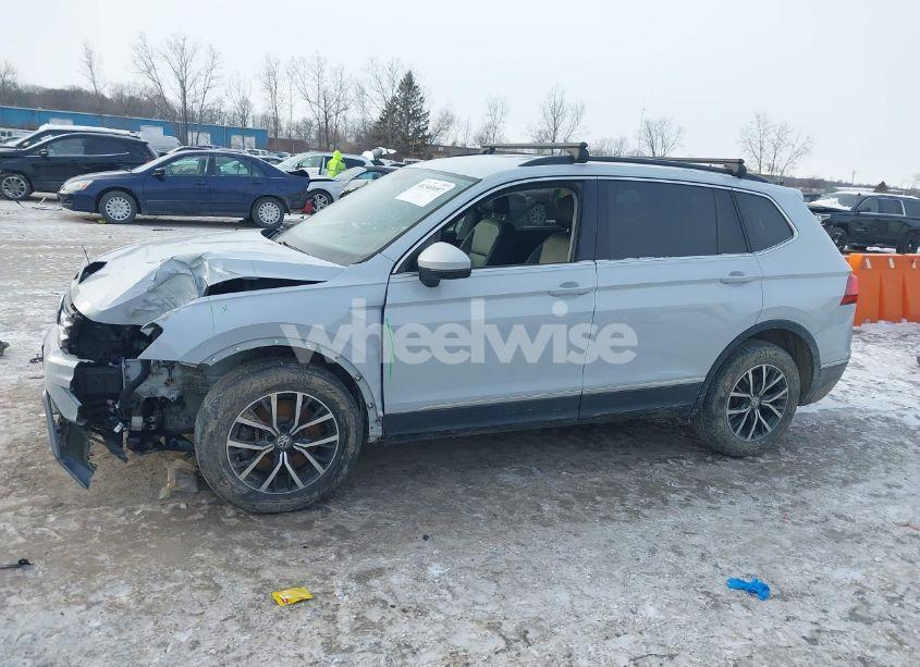 Photo 14 of 2018 Volkswagen Tiguan 2.0T SE/2.0T SEL (VIN 3VV3B7AX6JM019051)