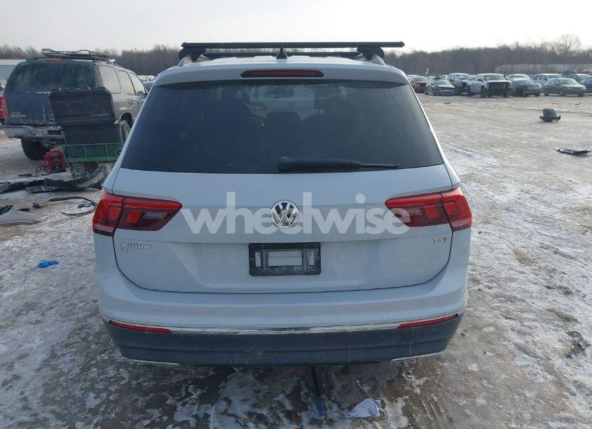 Photo 16 of 2018 Volkswagen Tiguan 2.0T SE/2.0T SEL (VIN 3VV3B7AX6JM019051)