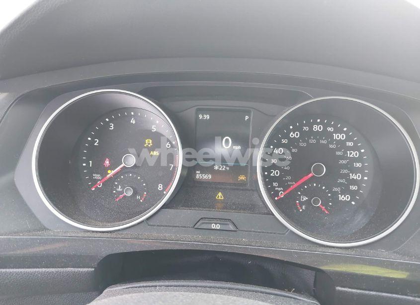 Photo 7 of 2018 Volkswagen Tiguan 2.0T SE/2.0T SEL (VIN 3VV3B7AX6JM019051)