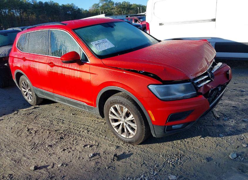 2018 Volkswagen Tiguan 2.0T SE/2.0T SEL (VIN 3VV3B7AX6JM021172) main photo