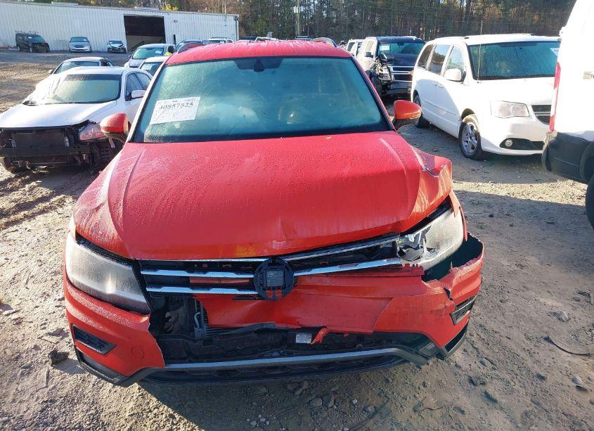 Photo 12 of 2018 Volkswagen Tiguan 2.0T SE/2.0T SEL (VIN 3VV3B7AX6JM021172)