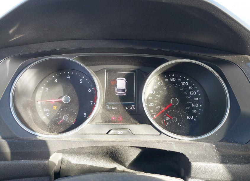 Photo 15 of 2018 Volkswagen Tiguan 2.0T SE/2.0T SEL (VIN 3VV3B7AX6JM021172)