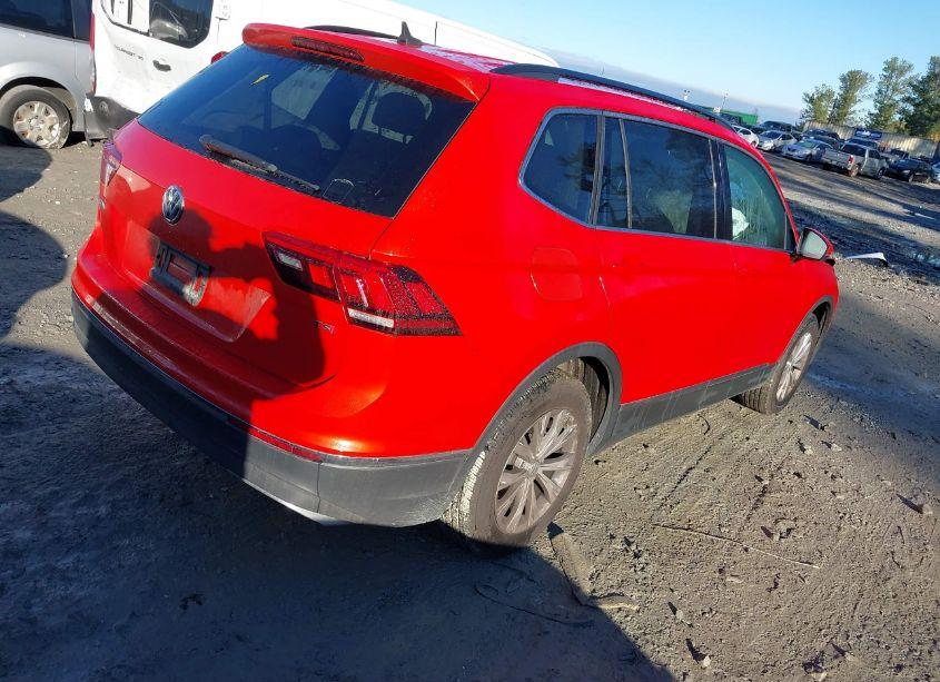 Photo 4 of 2018 Volkswagen Tiguan 2.0T SE/2.0T SEL (VIN 3VV3B7AX6JM021172)