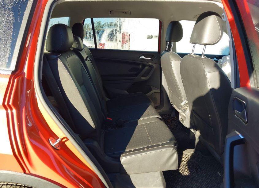 Photo 8 of 2018 Volkswagen Tiguan 2.0T SE/2.0T SEL (VIN 3VV3B7AX6JM021172)