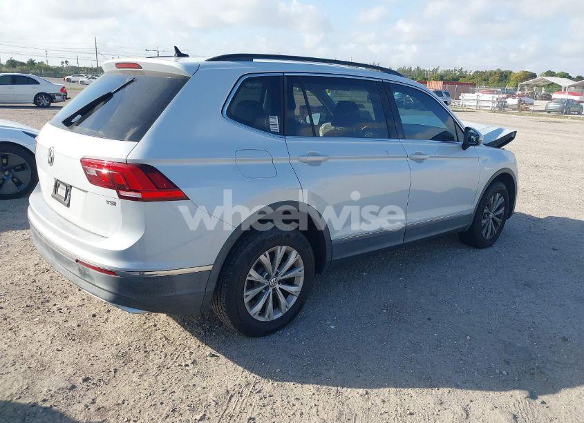 Photo 4 of 2018 Volkswagen Tiguan 2.0T SE/2.0T SEL (VIN 3VV3B7AX6JM151954)