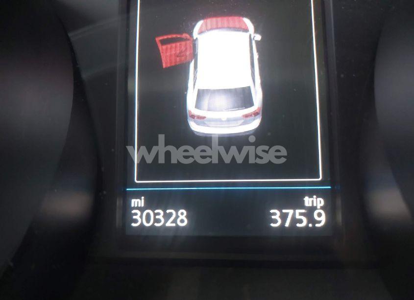 Photo 15 of 2018 Volkswagen Tiguan (VIN 3VV3B7AX6JM213577)