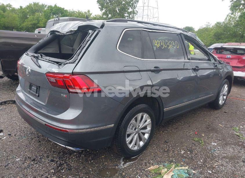 Photo 6 of 2018 Volkswagen Tiguan (VIN 3VV3B7AX6JM213577)