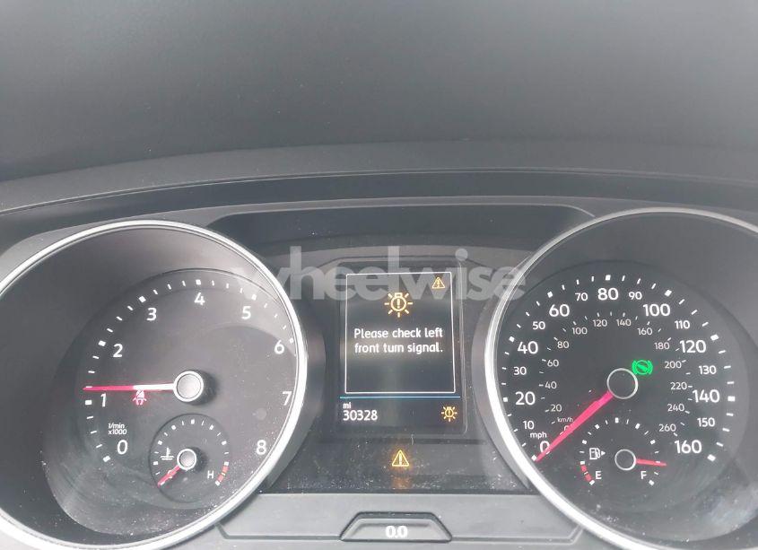 Photo 7 of 2018 Volkswagen Tiguan (VIN 3VV3B7AX6JM213577)