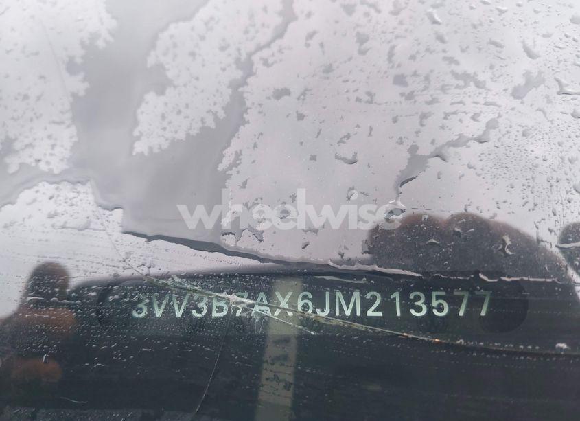 Photo 9 of 2018 Volkswagen Tiguan (VIN 3VV3B7AX6JM213577)