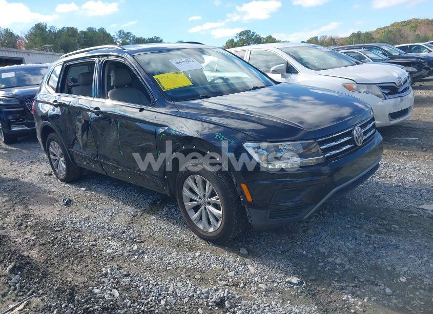 2018 Volkswagen Tiguan 2.0T SE/2.0T SEL (VIN 3VV3B7AX6JM216107) main photo