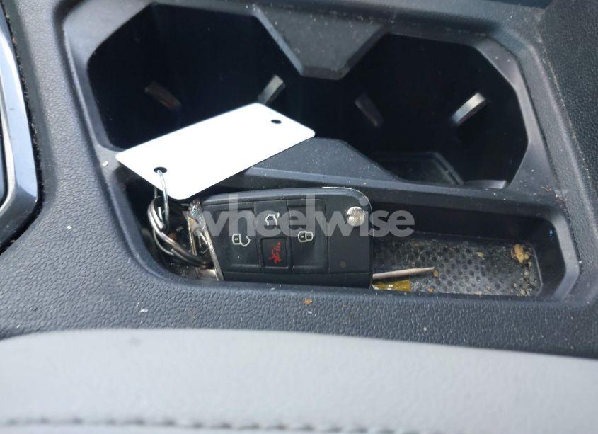 Photo 11 of 2018 Volkswagen Tiguan 2.0T SE/2.0T SEL (VIN 3VV3B7AX6JM216107)