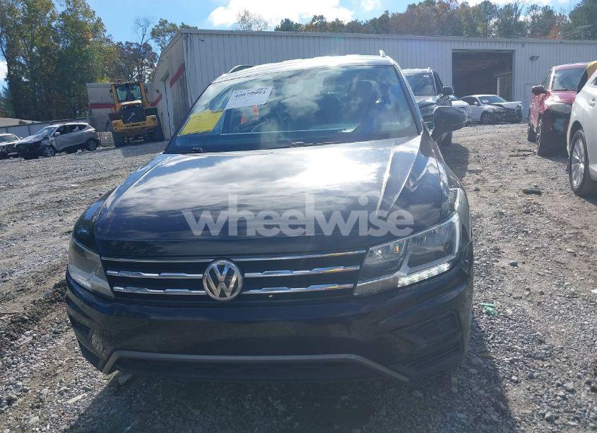 Photo 12 of 2018 Volkswagen Tiguan 2.0T SE/2.0T SEL (VIN 3VV3B7AX6JM216107)