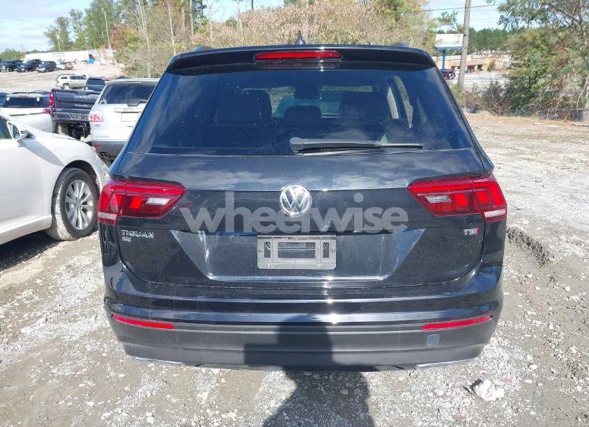 Photo 16 of 2018 Volkswagen Tiguan 2.0T SE/2.0T SEL (VIN 3VV3B7AX6JM216107)