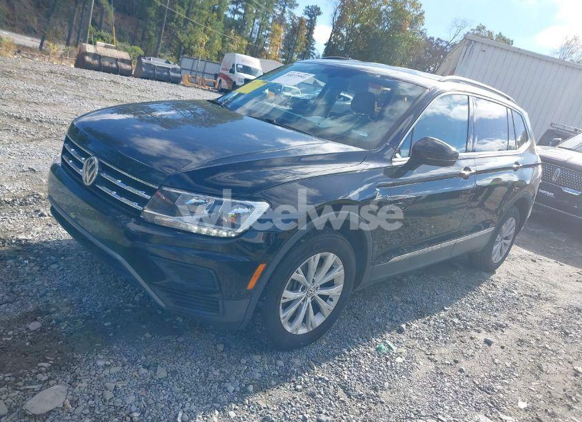 Photo 2 of 2018 Volkswagen Tiguan 2.0T SE/2.0T SEL (VIN 3VV3B7AX6JM216107)