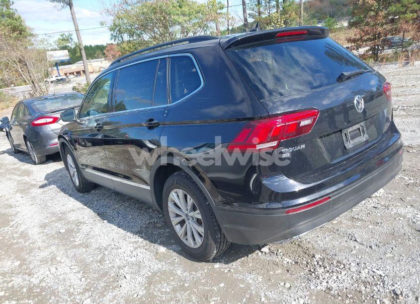 Photo 3 of 2018 Volkswagen Tiguan 2.0T SE/2.0T SEL (VIN 3VV3B7AX6JM216107)