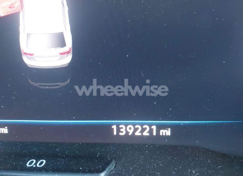 Photo 16 of 2019 Volkswagen Tiguan 2.0T SE/2.0T SEL/2.0T SEL R-LINE/2.0T SEL R-LINE BLACK (VIN 3VV3B7AX6KM006575)