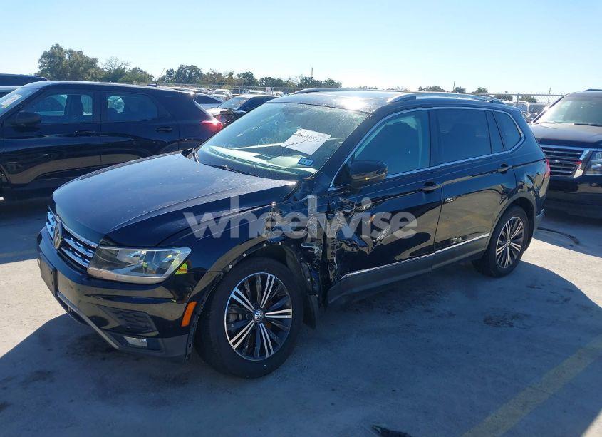 Photo 2 of 2019 Volkswagen Tiguan 2.0T SE/2.0T SEL/2.0T SEL R-LINE/2.0T SEL R-LINE BLACK (VIN 3VV3B7AX6KM006575)