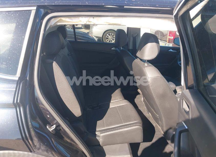 Photo 8 of 2019 Volkswagen Tiguan 2.0T SE/2.0T SEL/2.0T SEL R-LINE/2.0T SEL R-LINE BLACK (VIN 3VV3B7AX6KM006575)