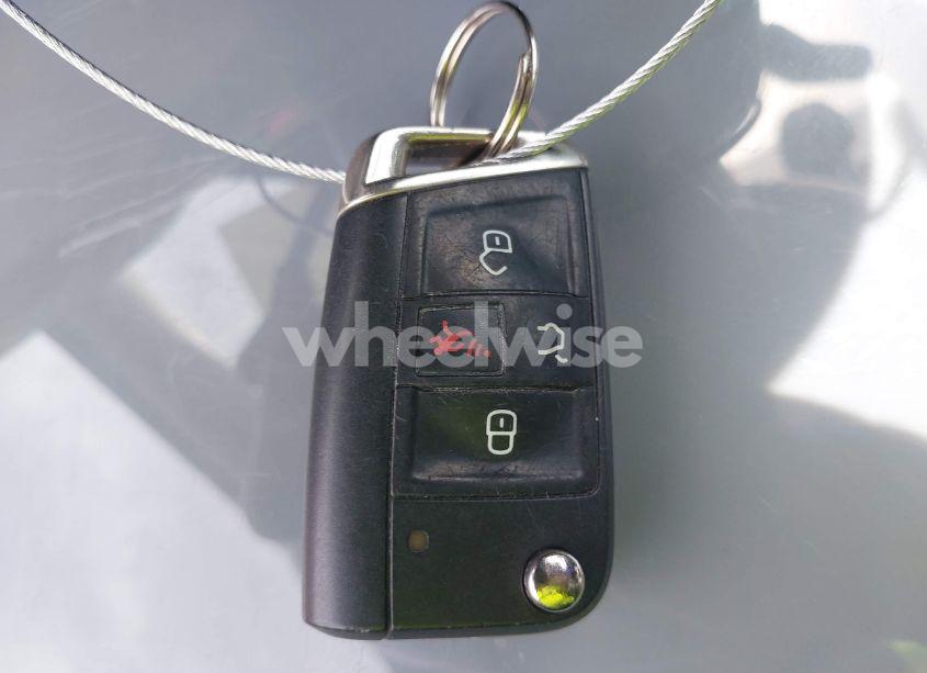 Photo 11 of 2019 Volkswagen Tiguan 2.0T SE/2.0T SEL/2.0T SEL R-LINE/2.0T SEL R-LINE BLACK (VIN 3VV3B7AX6KM048924)